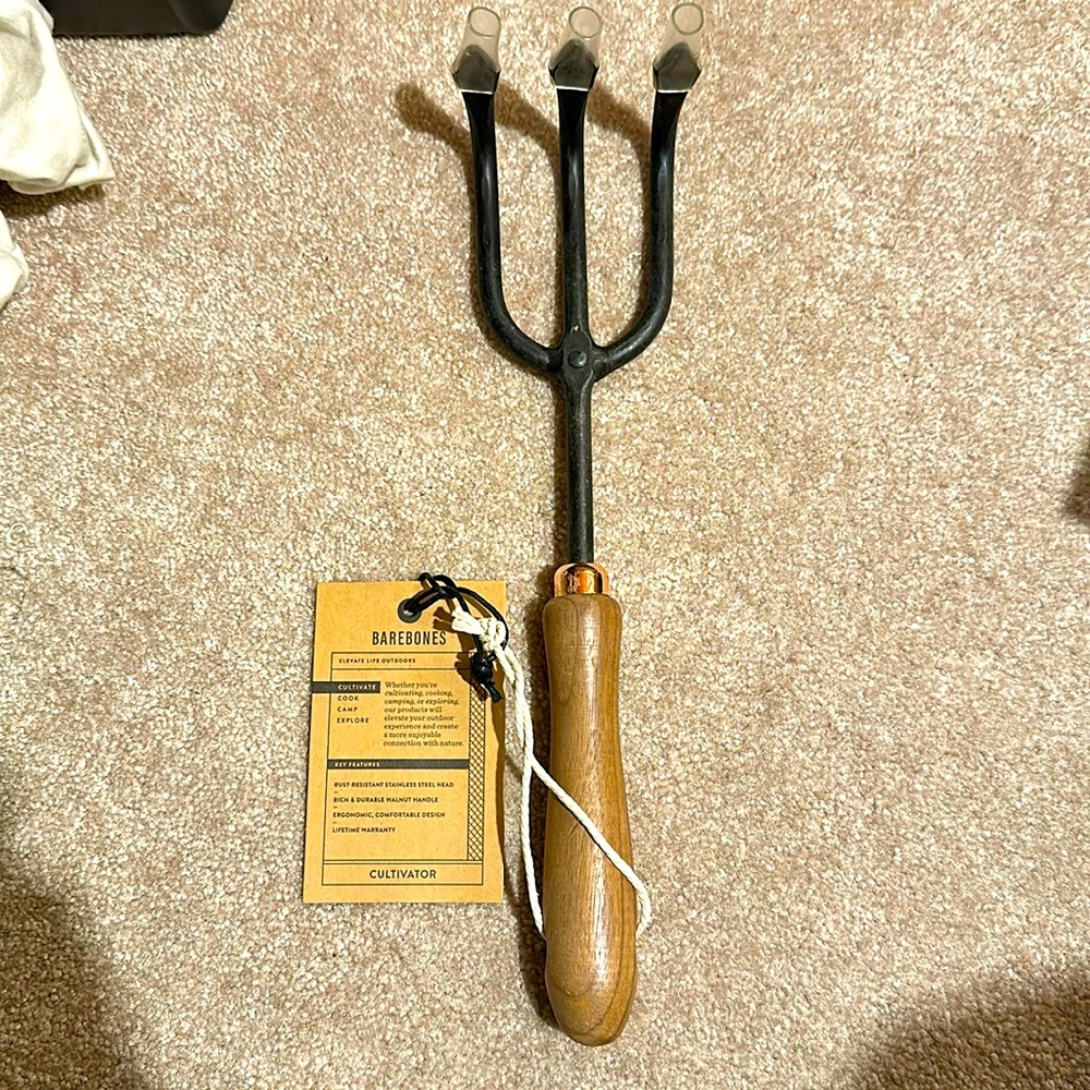 Barebones cultivator / garden tool